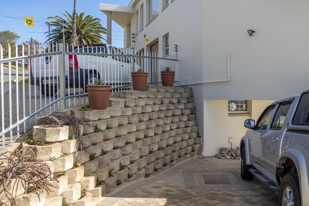 The White House Apartment Mossel Bay Esterno foto