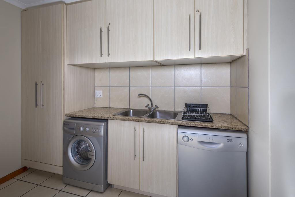 The White House Apartment Mossel Bay Esterno foto