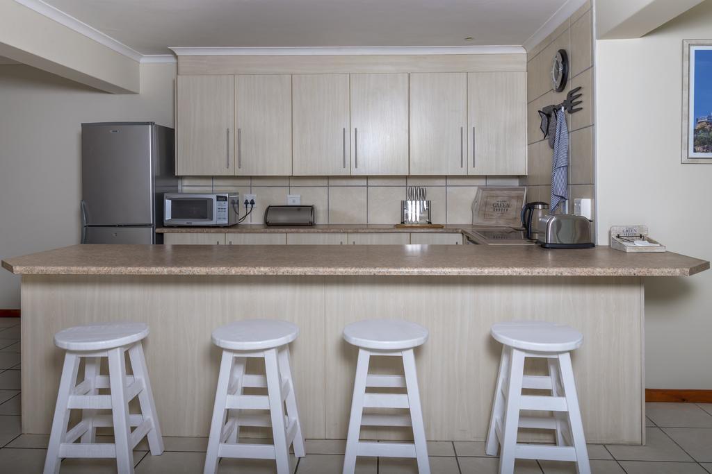 The White House Apartment Mossel Bay Esterno foto